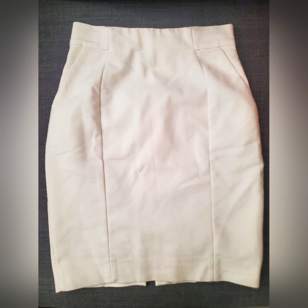 H&M size 2 white mini pencil skirt